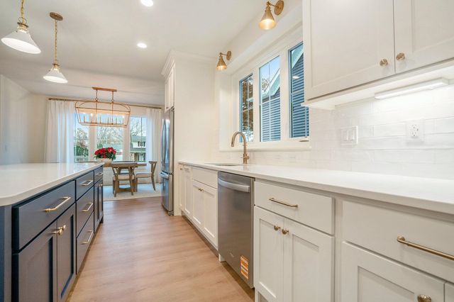 735 N Twyckenham Drive, South Bend, IN 46617