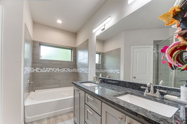 112 Ryburn Street, Waxahachie, TX 75165