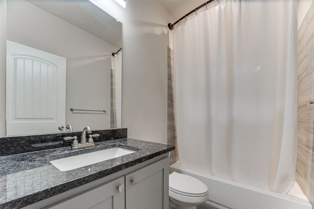 112 Ryburn Street, Waxahachie, TX 75165