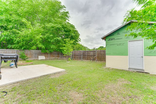 112 Ryburn Street, Waxahachie, TX 75165