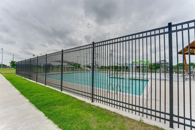 112 Ryburn Street, Waxahachie, TX 75165