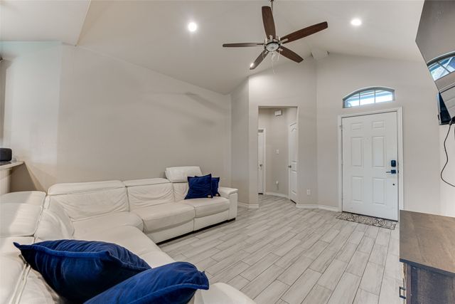 112 Ryburn Street, Waxahachie, TX 75165