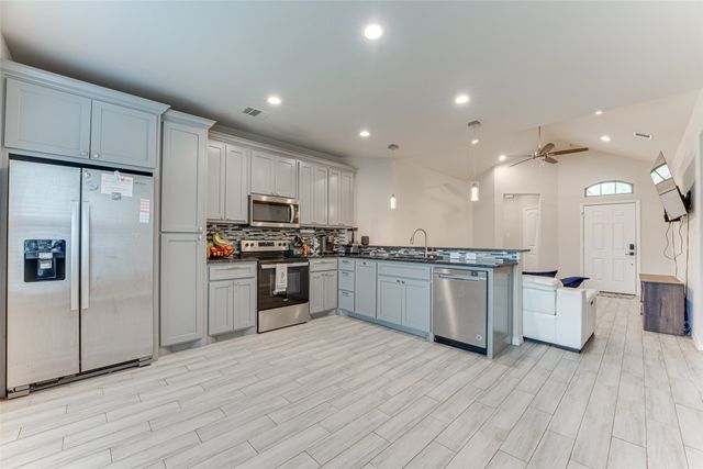 112 Ryburn Street, Waxahachie, TX 75165