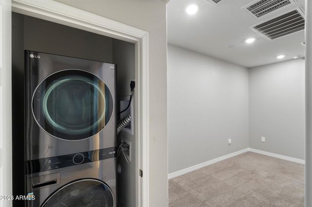 1823 E CHELSEA Lane 106, Gilbert, AZ 85295