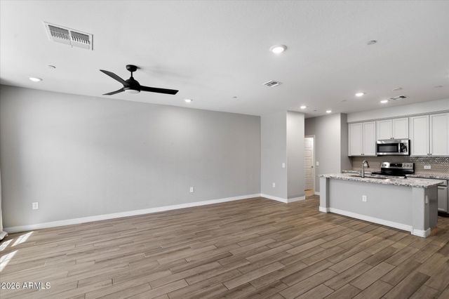 1823 E CHELSEA Lane 106, Gilbert, AZ 85295