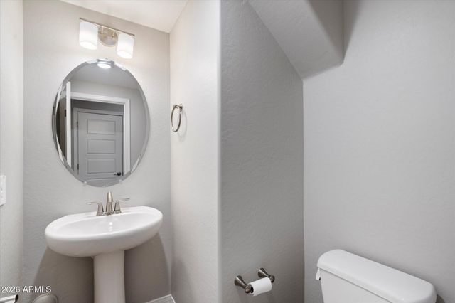 1823 E CHELSEA Lane 106, Gilbert, AZ 85295