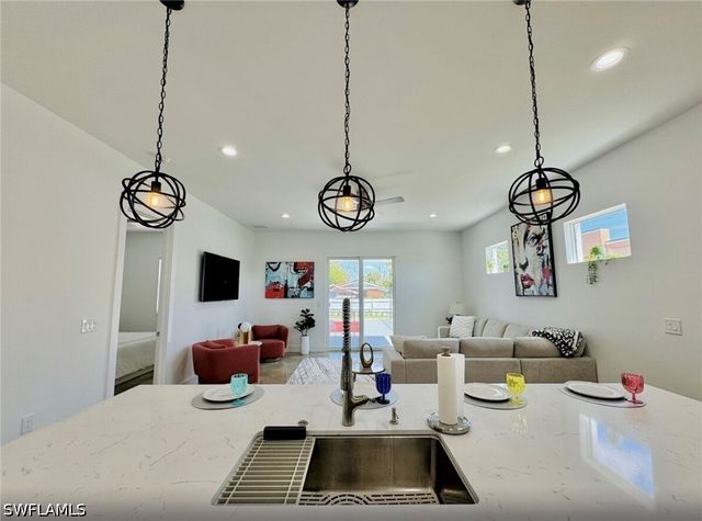 2479 Shadowlawn DR, Naples, FL 34112
