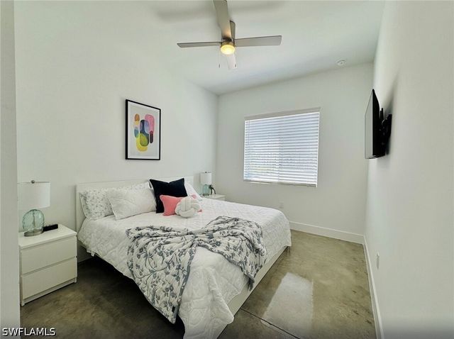 2479 Shadowlawn DR, Naples, FL 34112
