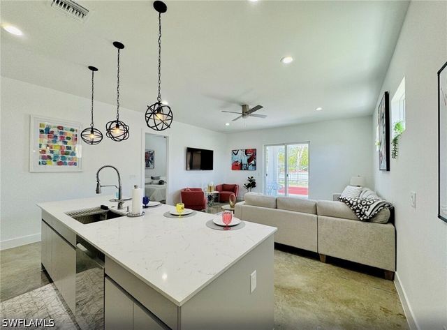 2479 Shadowlawn DR, Naples, FL 34112