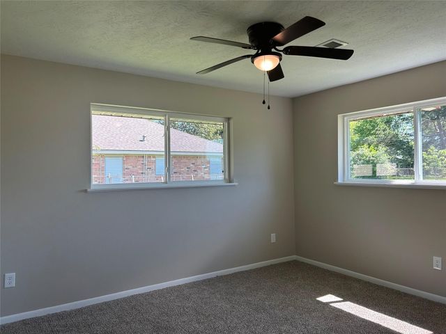 7110 Carver Avenue, Texas City, TX 77591