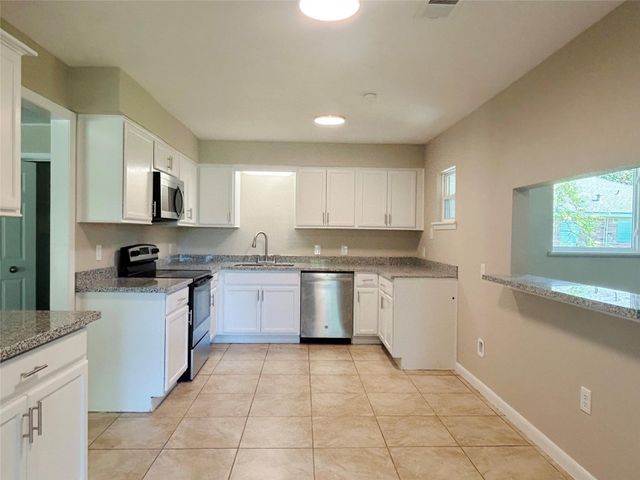 7110 Carver Avenue, Texas City, TX 77591