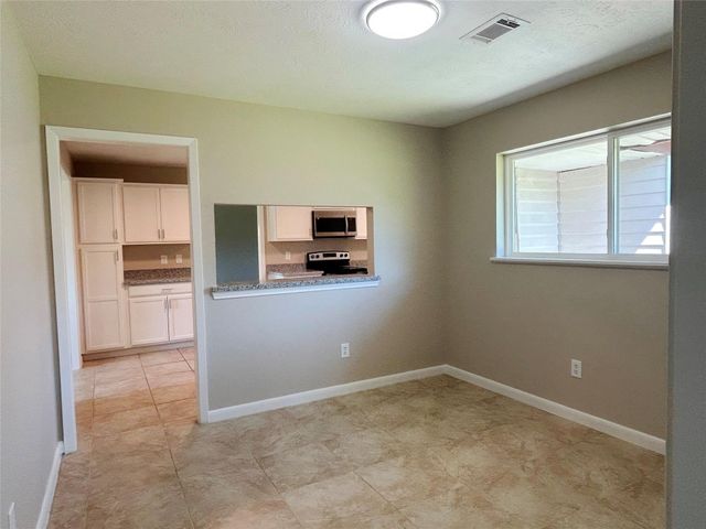 7110 Carver Avenue, Texas City, TX 77591