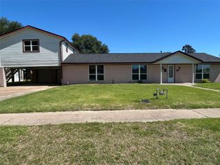 7110 Carver Avenue, Texas City, TX 77591