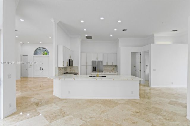 11021 Redhawk St, Plantation, FL 33324