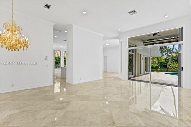 11021 Redhawk St, Plantation, FL 33324