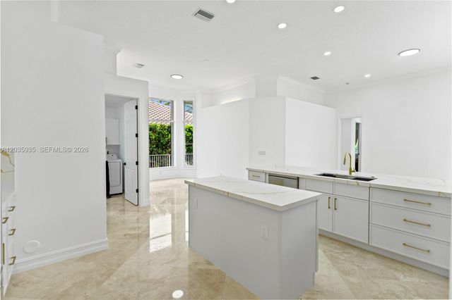 11021 Redhawk St, Plantation, FL 33324