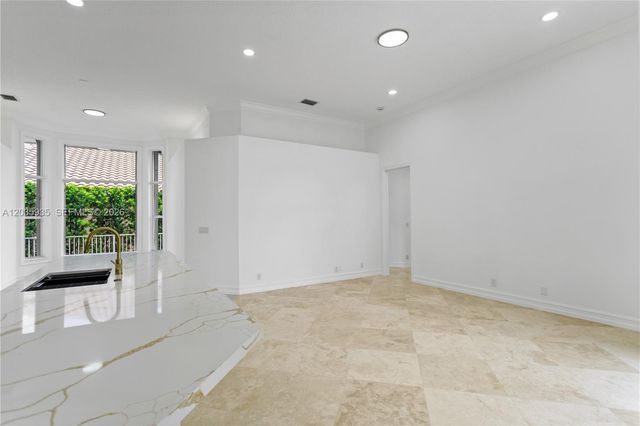 11021 Redhawk St, Plantation, FL 33324
