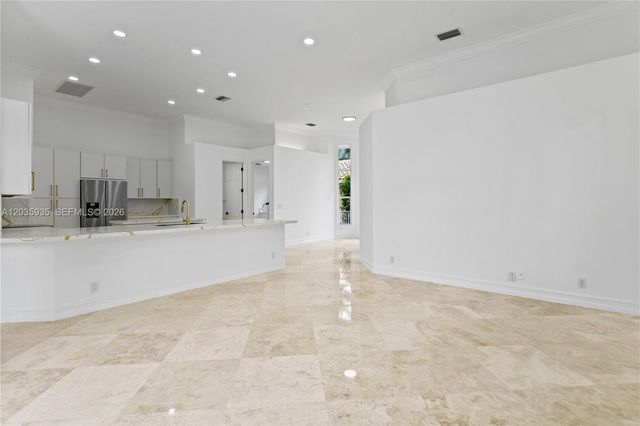 11021 Redhawk St, Plantation, FL 33324