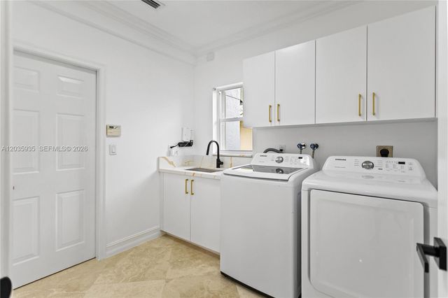 11021 Redhawk St, Plantation, FL 33324