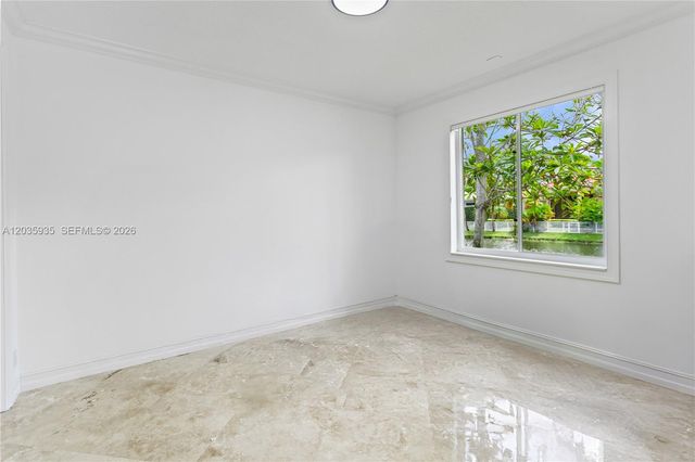 11021 Redhawk St, Plantation, FL 33324