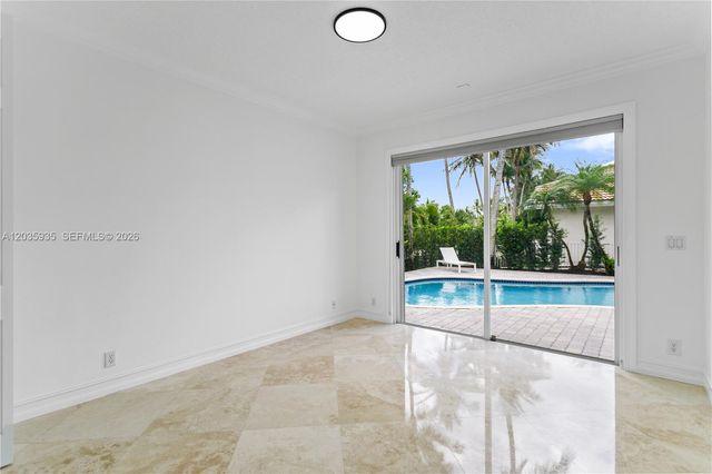 11021 Redhawk St, Plantation, FL 33324