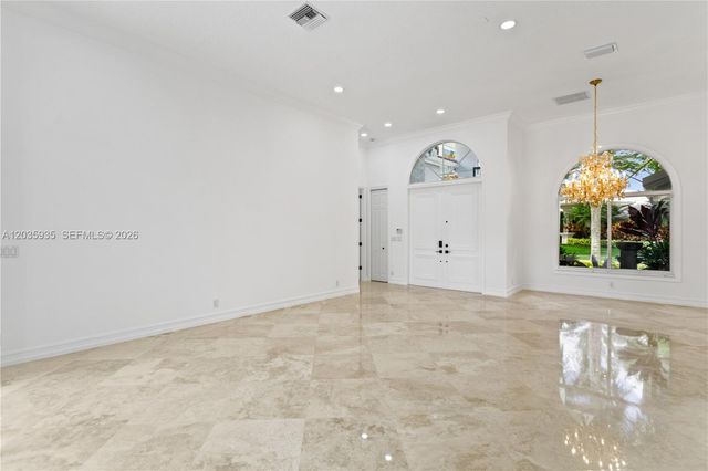 11021 Redhawk St, Plantation, FL 33324