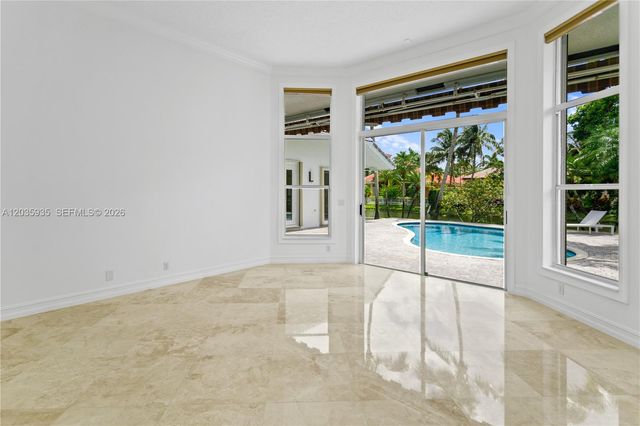 11021 Redhawk St, Plantation, FL 33324
