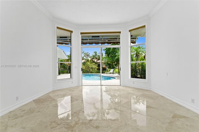 11021 Redhawk St, Plantation, FL 33324