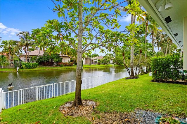 11021 Redhawk St, Plantation, FL 33324