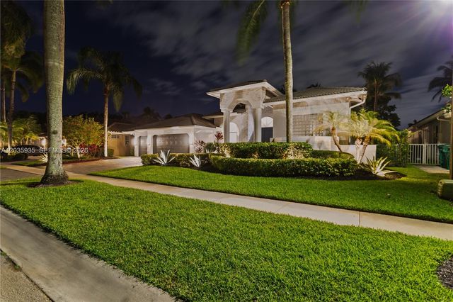 11021 Redhawk St, Plantation, FL 33324