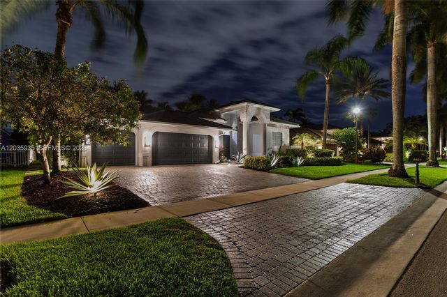 11021 Redhawk St, Plantation, FL 33324