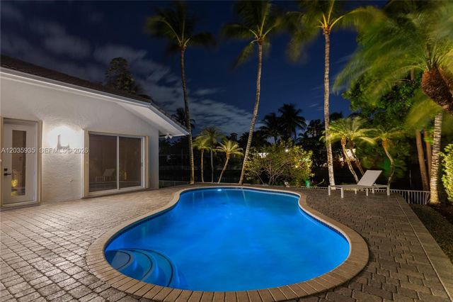 11021 Redhawk St, Plantation, FL 33324