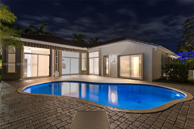 11021 Redhawk St, Plantation, FL 33324