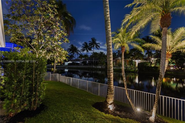 11021 Redhawk St, Plantation, FL 33324