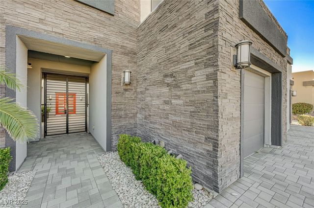 8081 West Ford Avenue, Las Vegas, NV 89113