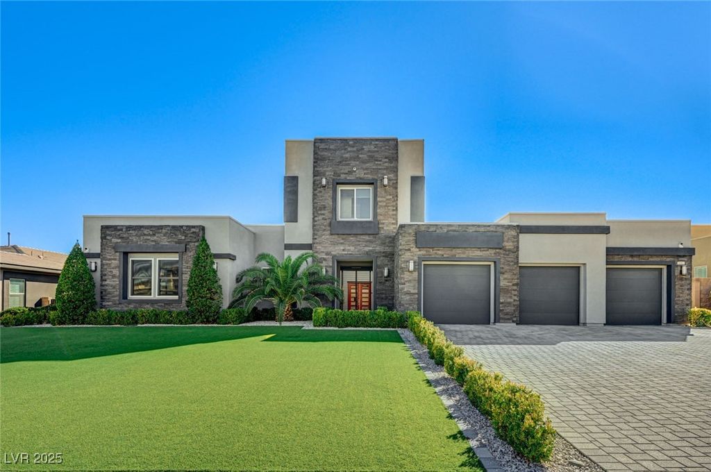 8081 West Ford Avenue, Las Vegas, NV 89113