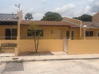 19435 NW 53rd Ct 19435, Miami Gardens, FL 33055