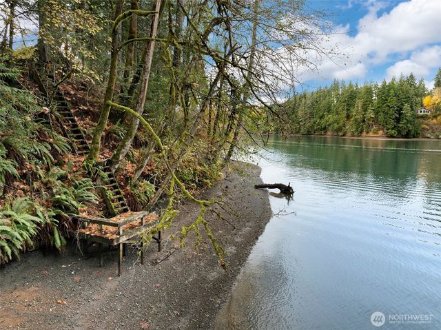 3093 SE Kamilche Point Road, Shelton, WA 98584