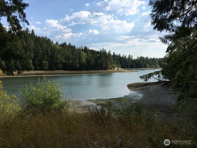 3093 SE Kamilche Point Road, Shelton, WA 98584