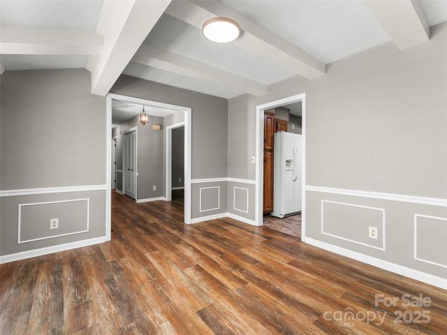 165 Crestview Drive, Hendersonville, NC 28791