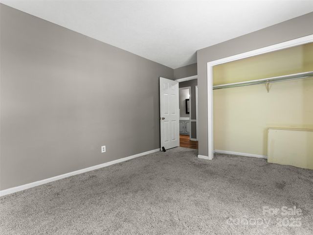 165 Crestview Drive, Hendersonville, NC 28791