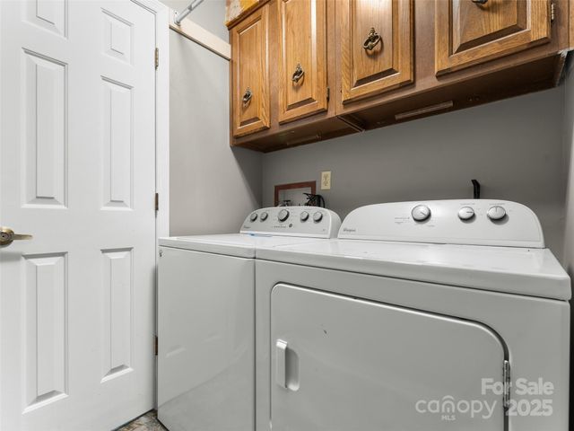 165 Crestview Drive, Hendersonville, NC 28791