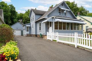 68 Shawmut Avenue, Holyoke, MA 01040
