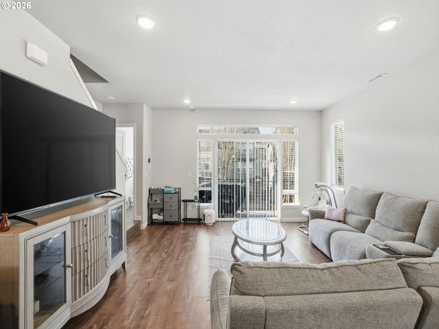 3382 Se BROOKWOOD Ave, Hillsboro, OR 97123