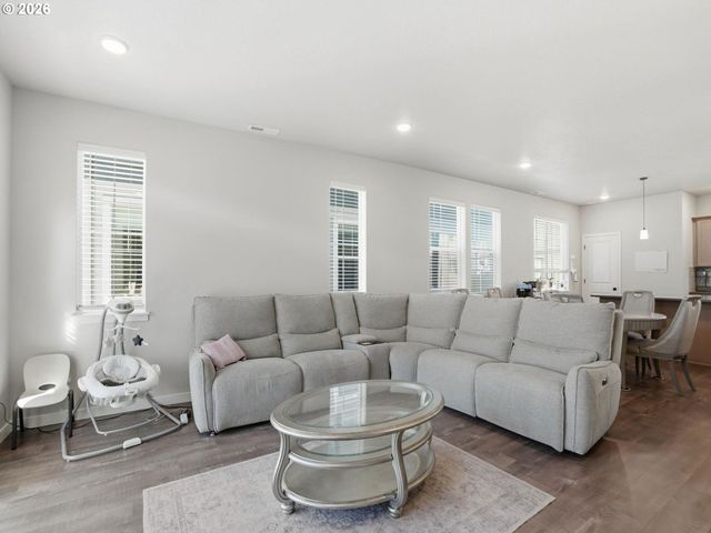 3382 Se BROOKWOOD Ave, Hillsboro, OR 97123