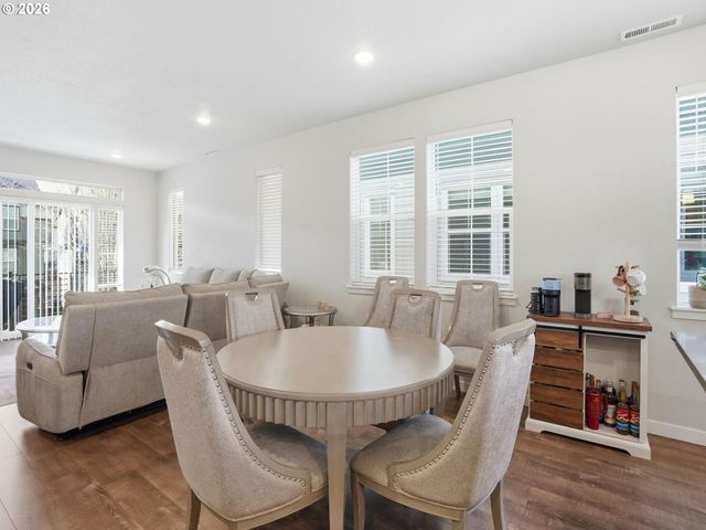 3382 Se BROOKWOOD Ave, Hillsboro, OR 97123