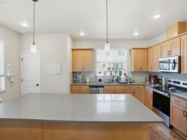 3382 Se BROOKWOOD Ave, Hillsboro, OR 97123