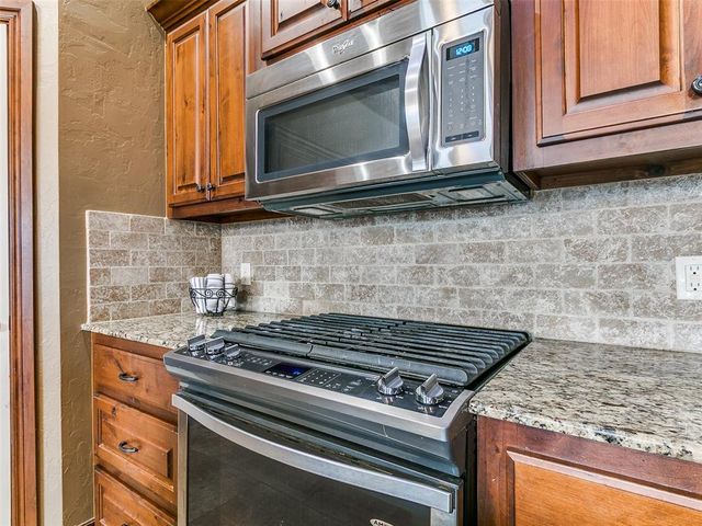 2100 SE 5th Street, Moore, OK 73160