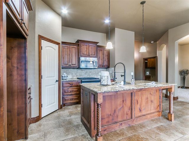 2100 SE 5th Street, Moore, OK 73160