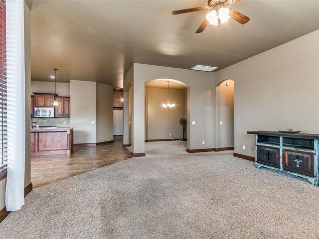 2100 SE 5th Street, Moore, OK 73160